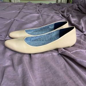 Patent leather flats